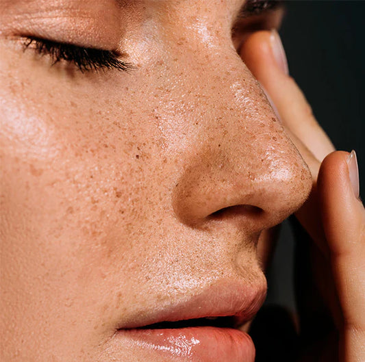 Routine-skincare-peau-grasse-guide-complet-pour-un-visage-net Fit&Home