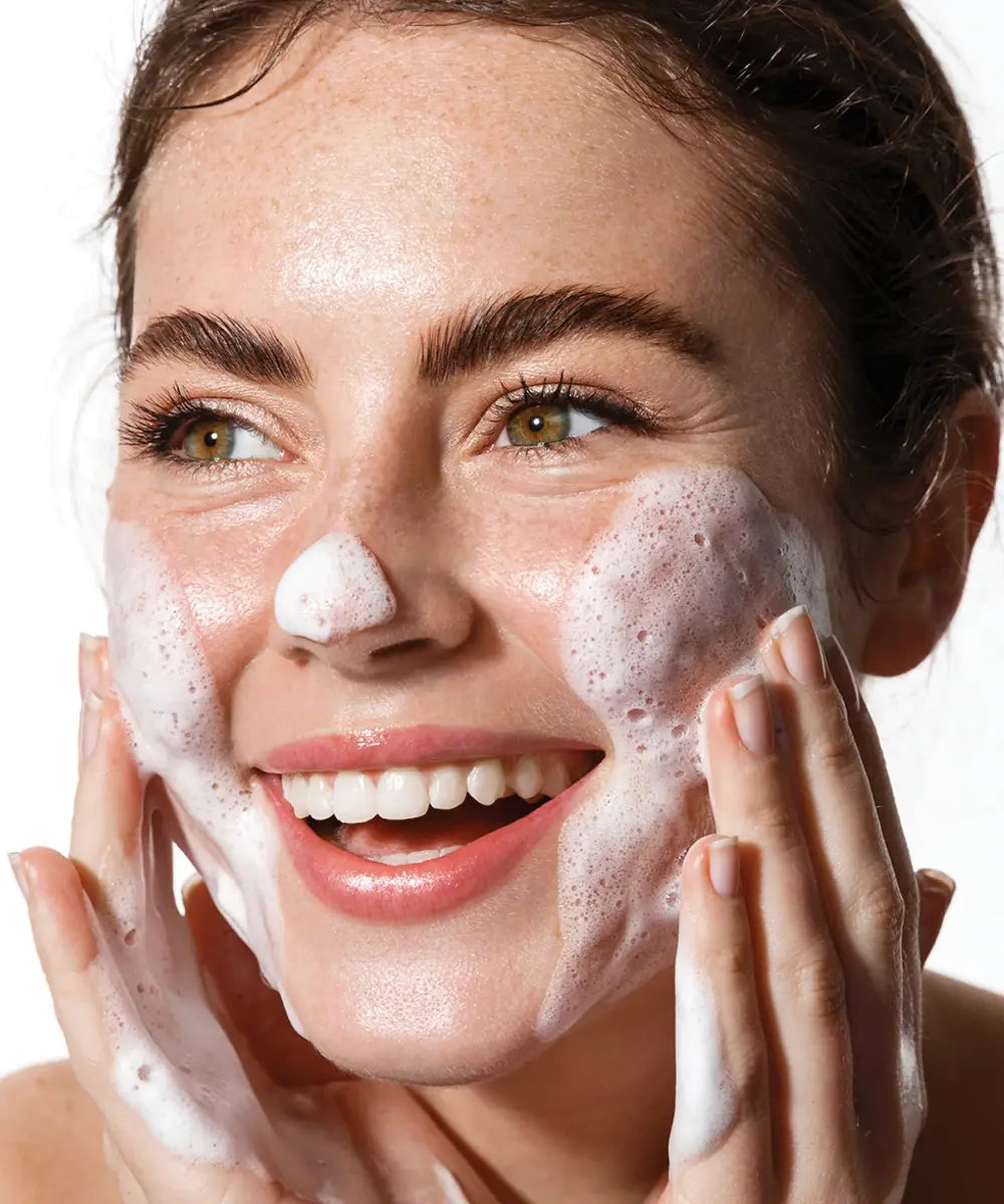 Gentle Hydrating Cleanser (White Line) HADA LABO TOKYO