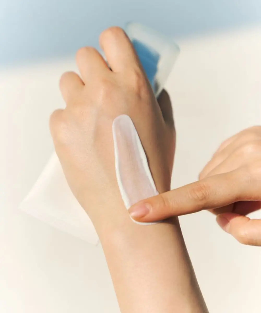 Hyalu-Cica Water-Fit Sun Serum SPF50+ PA++++ SKIN1004