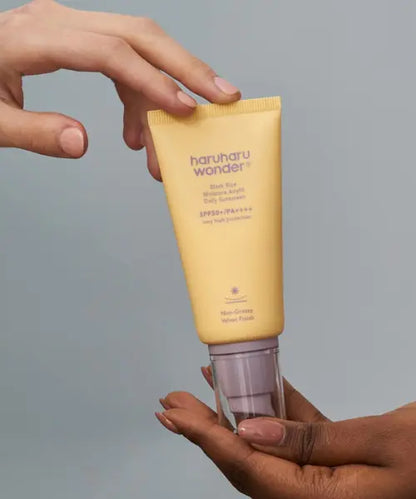WONDER Black Rice Moisture Airyfit Daily Sunscreen SPF50+ PA++++ HaruHaru WONDER